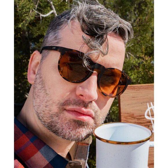 Nine Dollar Pour Over Sunglasses - Picture 2 of 5